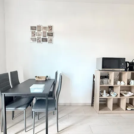 Casa Buda 2br Apartment-lakes Malpensa Mxp 24h Check-in Parking Apartment *