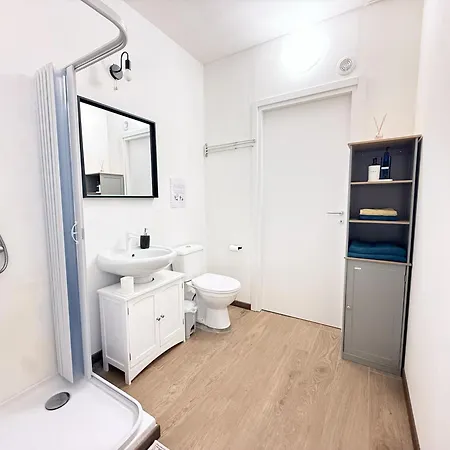 Casa Buda 2br Apartment-lakes Malpensa Mxp 24h Check-in Parking Sesto Calende